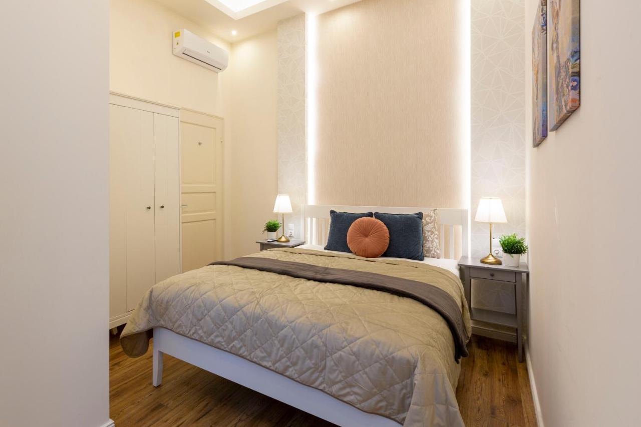 Luxurious Central Apartment In Liszt Ferenc Square Budapest Kültér fotó