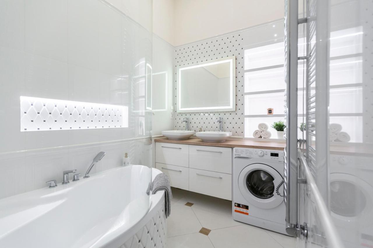 Luxurious Central Apartment In Liszt Ferenc Square Budapest Kültér fotó