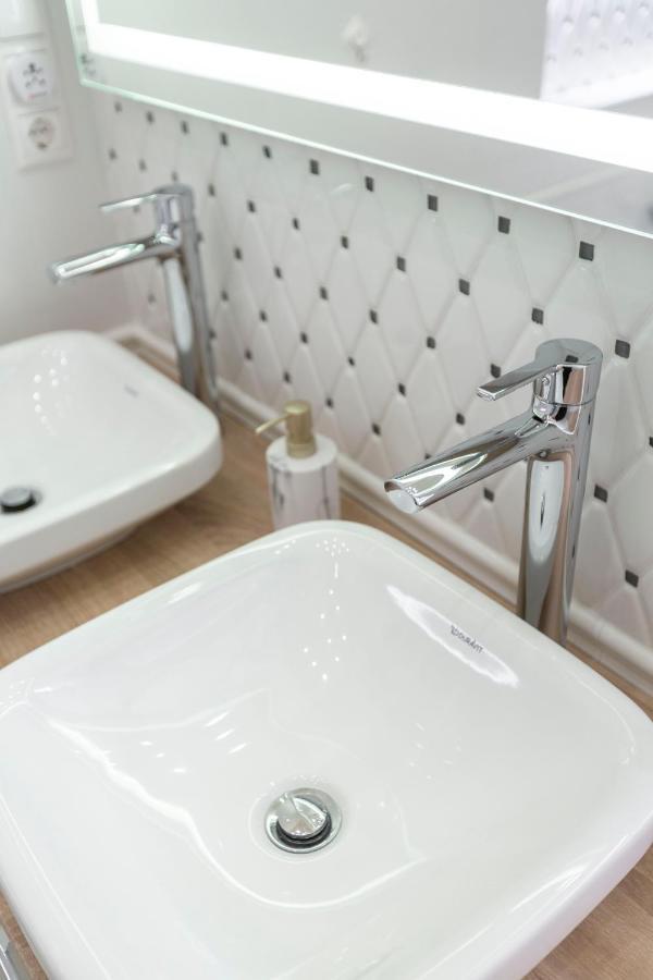 Luxurious Central Apartment In Liszt Ferenc Square Budapest Kültér fotó